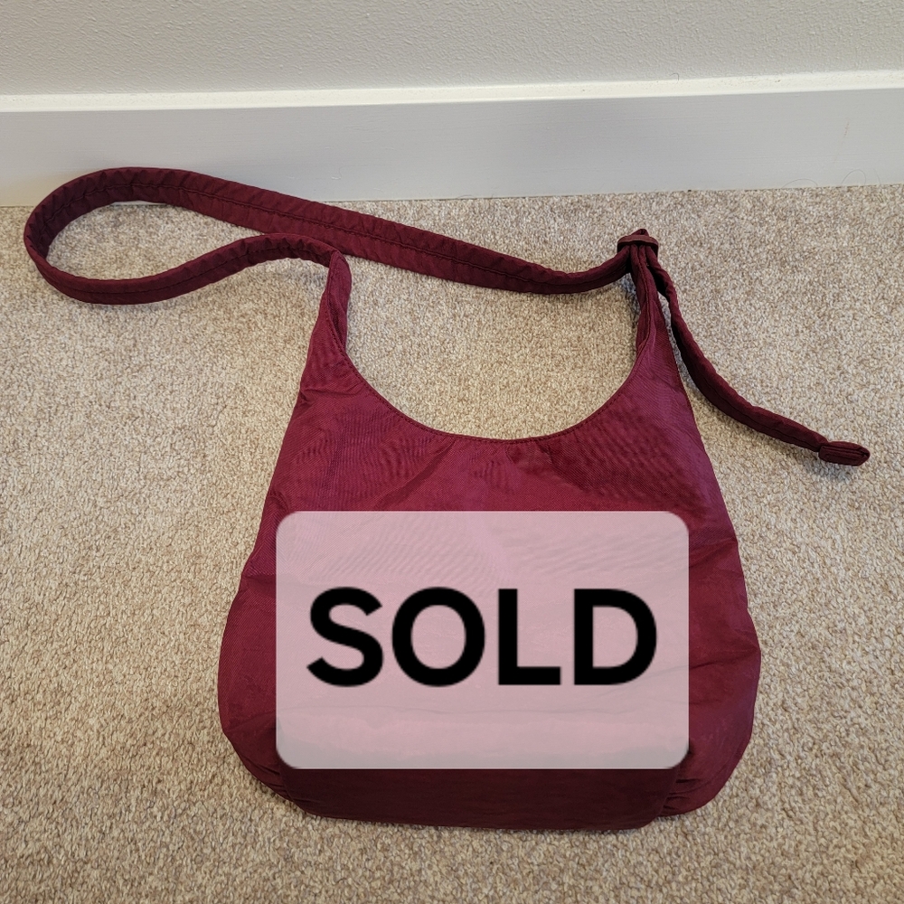 SOLD-- Baggu Small Sling